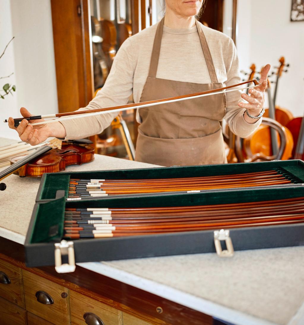 Einzigartige Details eines handgefertigten Instruments