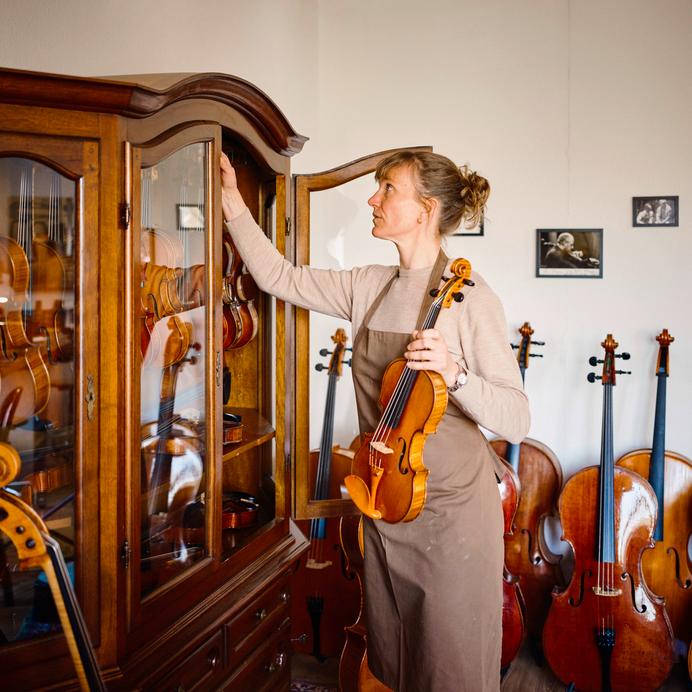 Detailansicht einer edlen Geige aus unserem Sortiment.